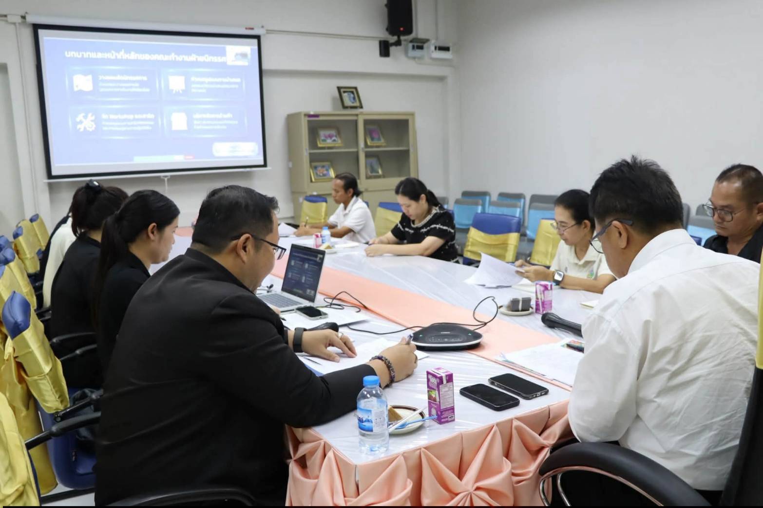 title - รองเลขาธิการสำนักงานการปฏิรูปที่ดินเพื่อเกษตรกรรม (ส.ป.ก.) เป็นประธานในการประชุมหารือแผนการดำเนินการจัดงาน “สืบสานพระราชปณิธาน สร้างงานเกษตรกรรม เลิศล้ำงานหัตถศิลป์ ท่องเที่ยวถิ่นวิถีไทย” ประจำปี พ.ศ. 2569 ครั้งที่ 1/2569 ณ ห้องประชุมรับรอง ศูนย์ส่งเสริมและพัฒนาอาชีพเสริมนอกภาคการเกษตร